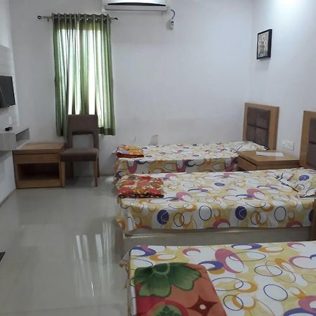 Stay Guru Usha Residency Будж Екстериор снимка