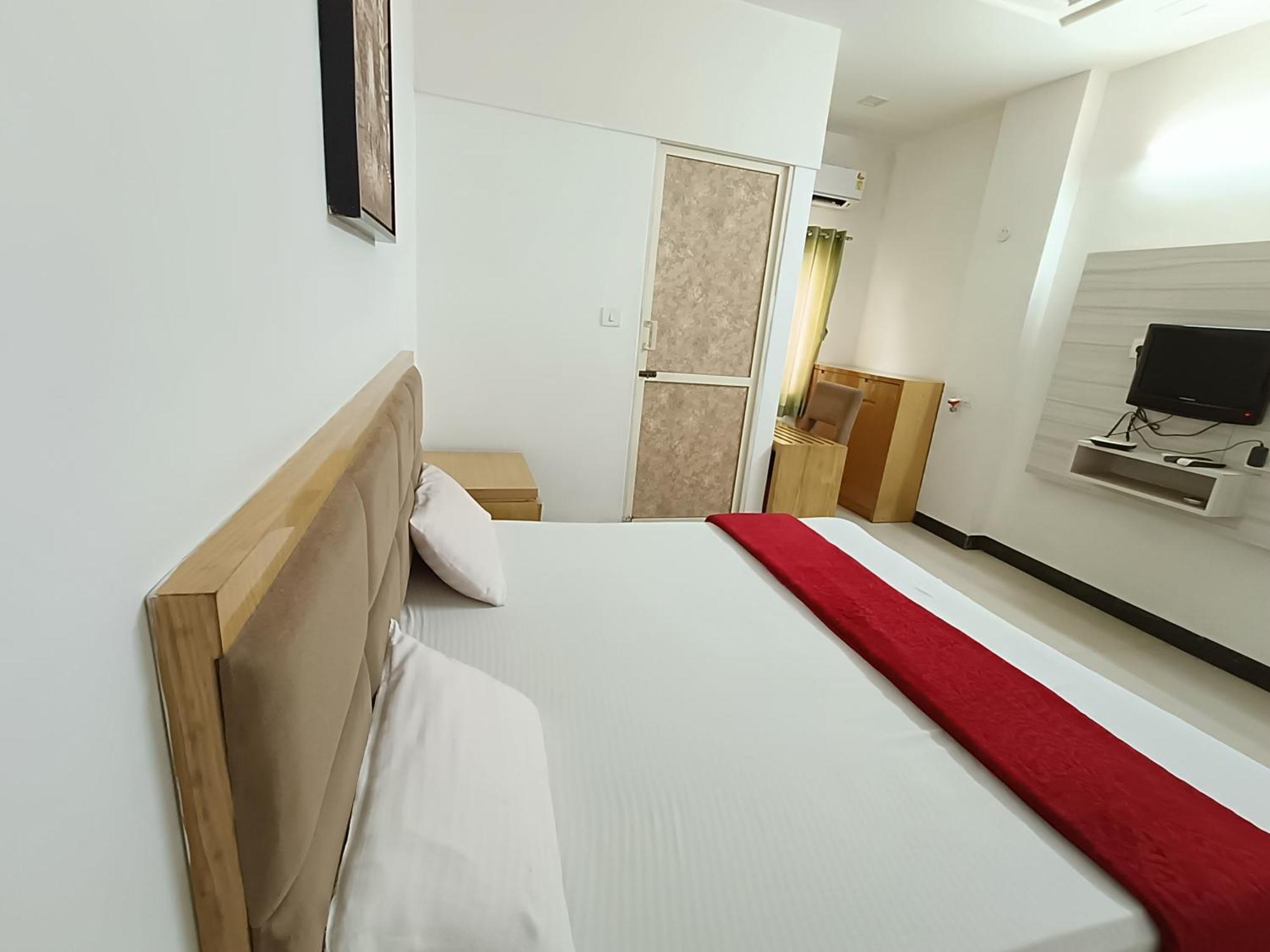 Stay Guru Usha Residency Будж Екстериор снимка
