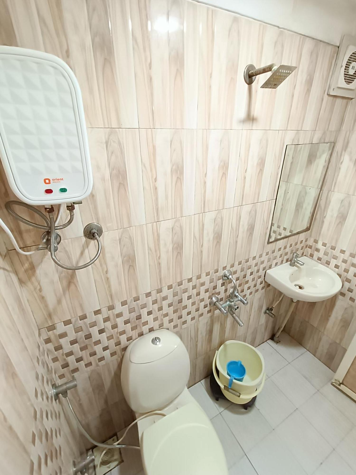 Stay Guru Usha Residency Будж Екстериор снимка