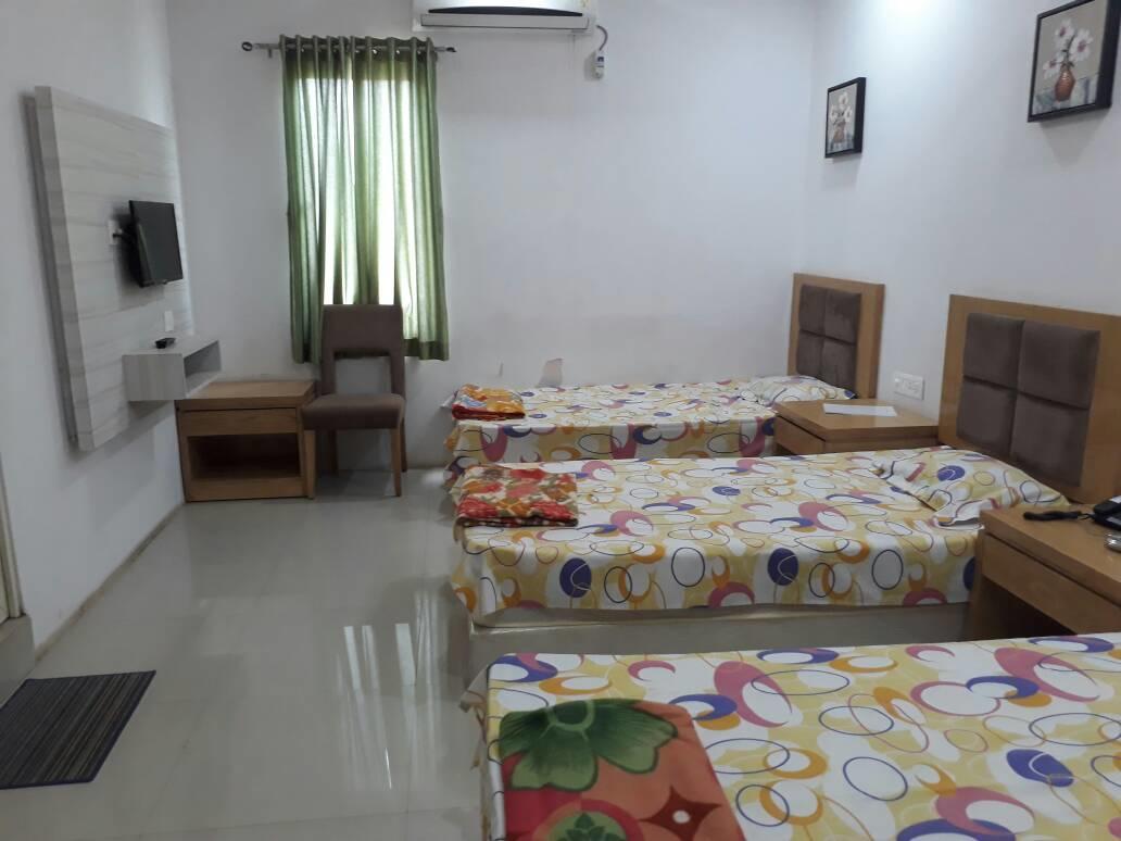 Stay Guru Usha Residency Будж Екстериор снимка