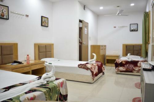 Stay Guru Usha Residency Будж Екстериор снимка